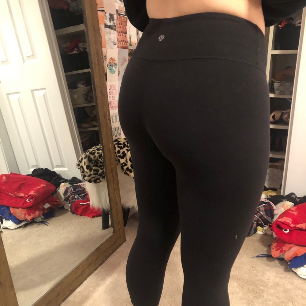 LULULEMON CROPPED WUNDER UNDER LEGGINGS SIZE 4